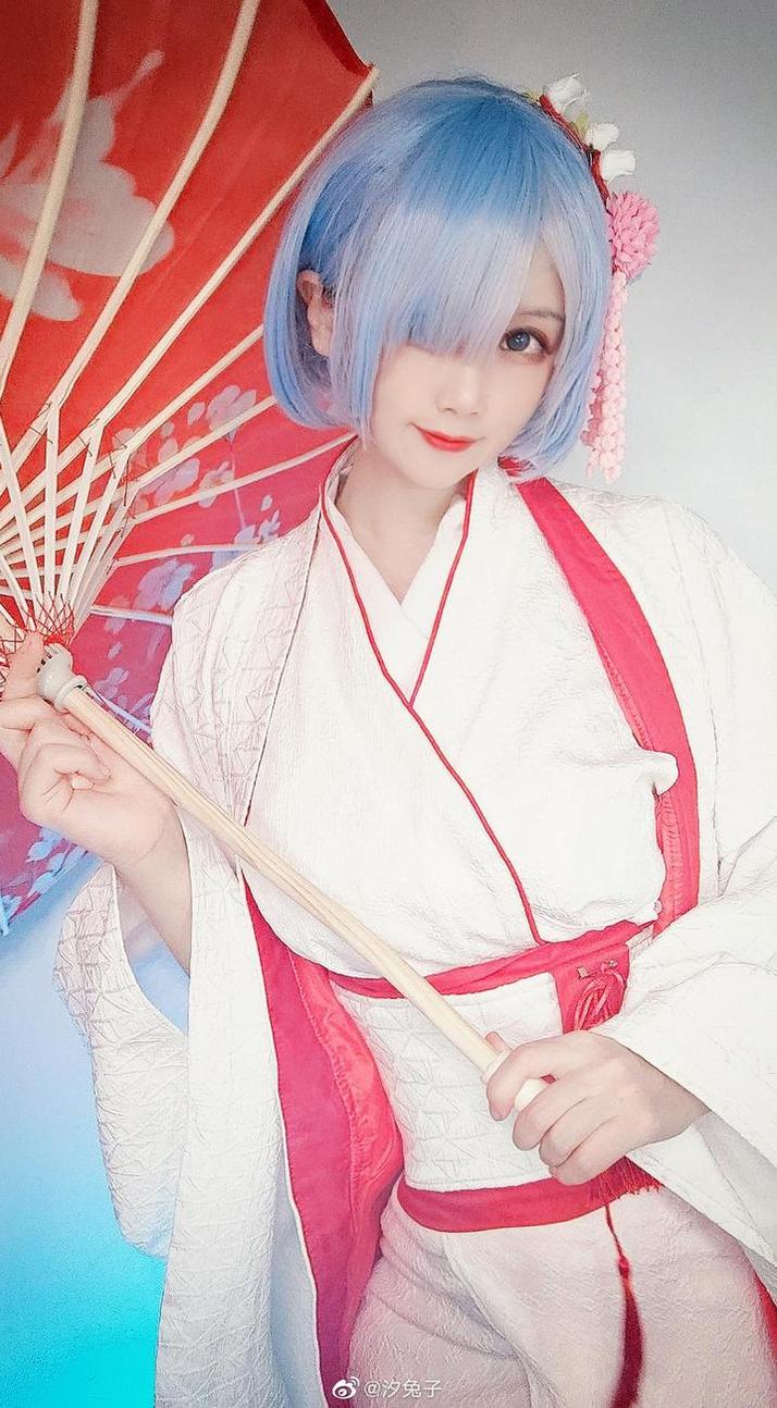 暴风雨中，汐兔子cos洛天依的图片太美了 图1