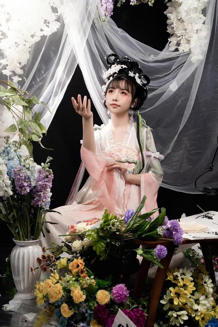 爆机少女喵小吉cos上百种作品，精选与你分享 图1