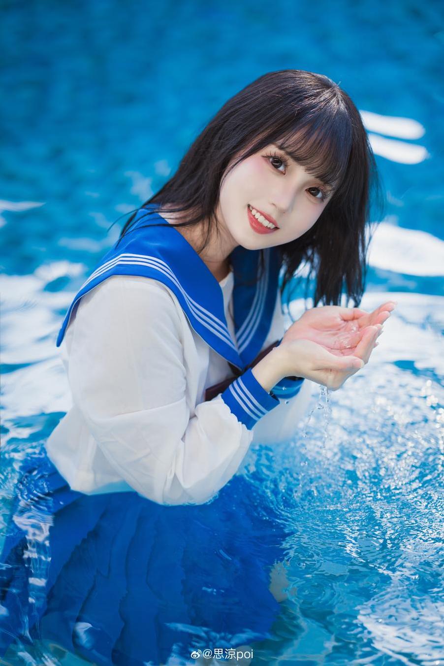 思凉poi真实年龄cos夏日制服，美图图包惊艳登场 图1