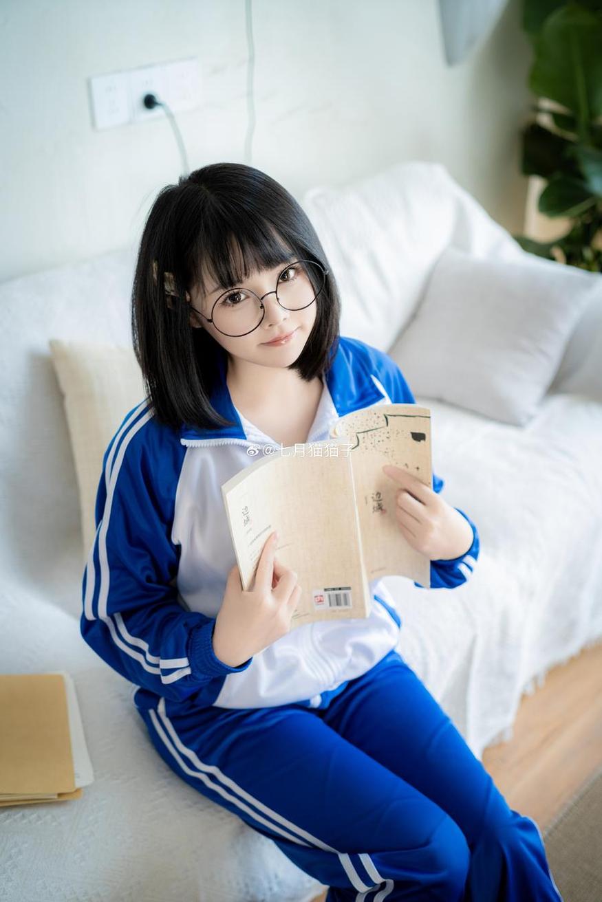 经典重现！七月喵子免费图包，你值得拥有这些经过精细后期处理的照片。 图1