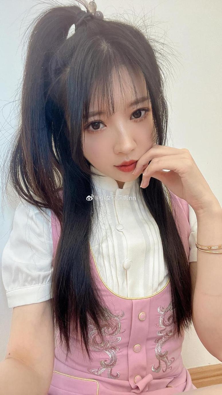 超美小女巫露娜吃糖，送上图包大放送 图1