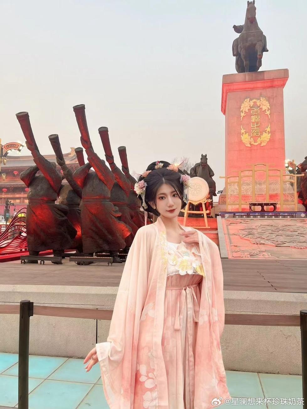 绝世！星澜是澜澜叫澜妹呀僵尸舞娘的好看之处：让人回味无穷 图1