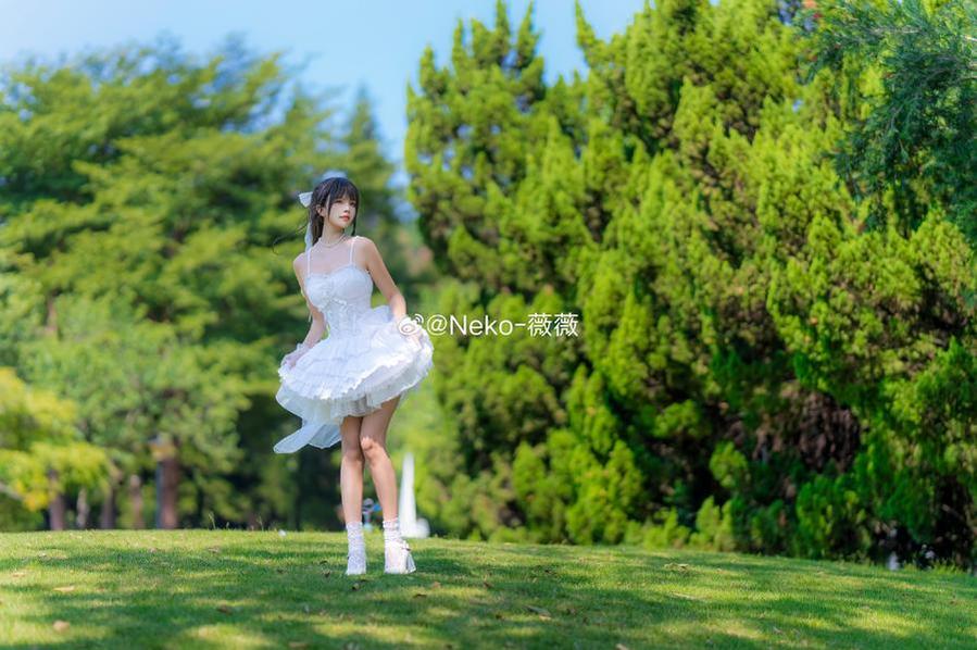 热搜必备！neko薇薇明日方舟红cos图片套迎来巨热销售 图1