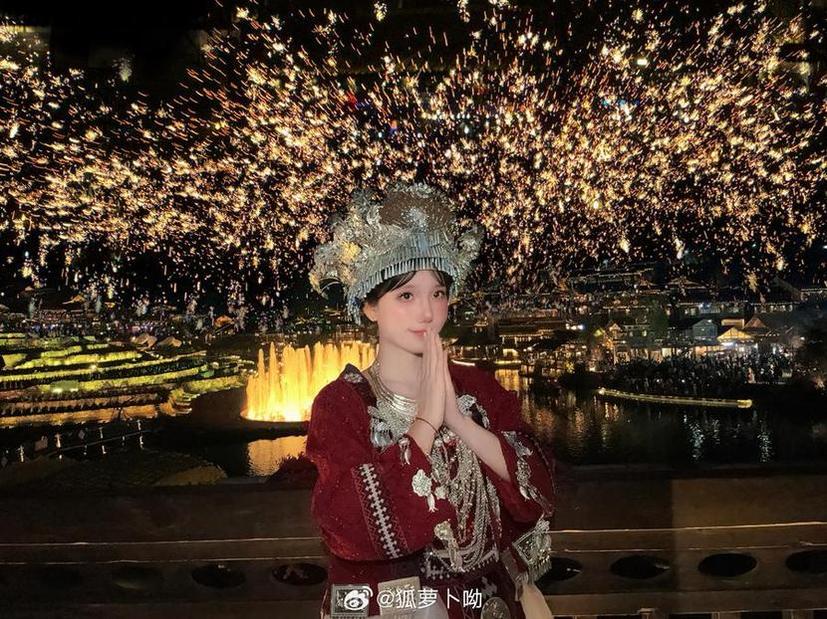 卜呦mikon的照片：青春美少女们的动人姿态，为卜呦mikon的摄影留下了美好瞬间。 图1