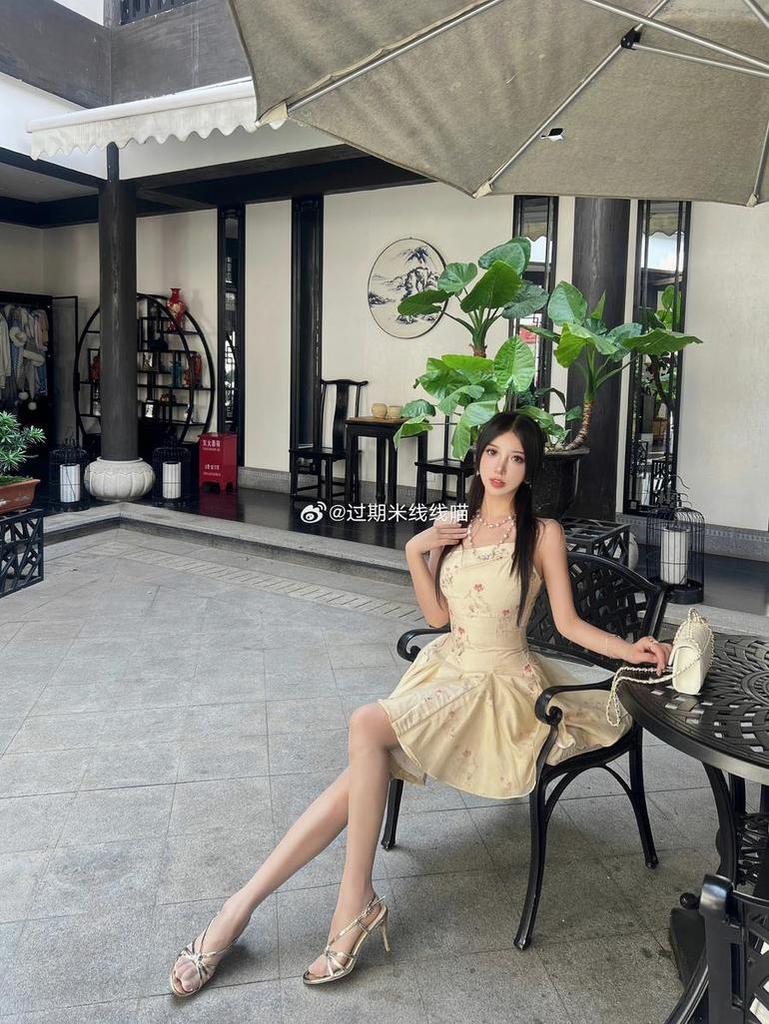 完美呈现原图魅力：过期的米线线喵总共有几套美图 图1