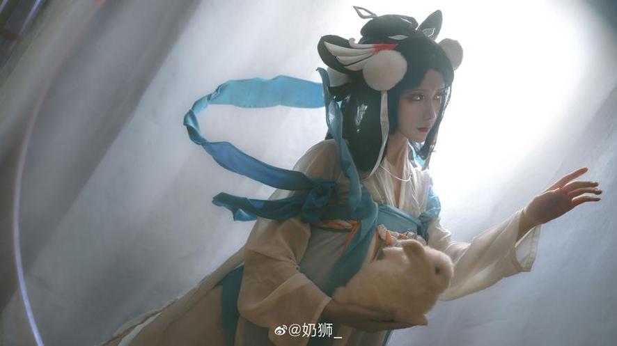 奶狮不咬人cosplay貂蝉的超美摄影照片，像一幅真正的艺术品一样 图1