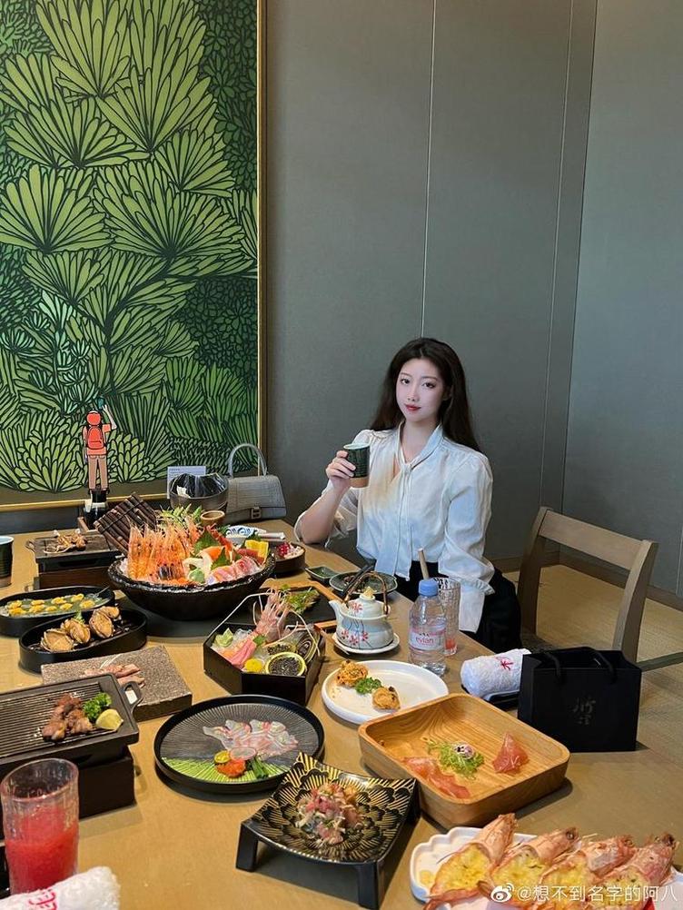 想不到名字的阿八的cos图包：同样的人物，不同的气质，化身成各种角色 图1