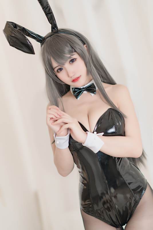 小仓千代w黑丝麻衣兔女郎