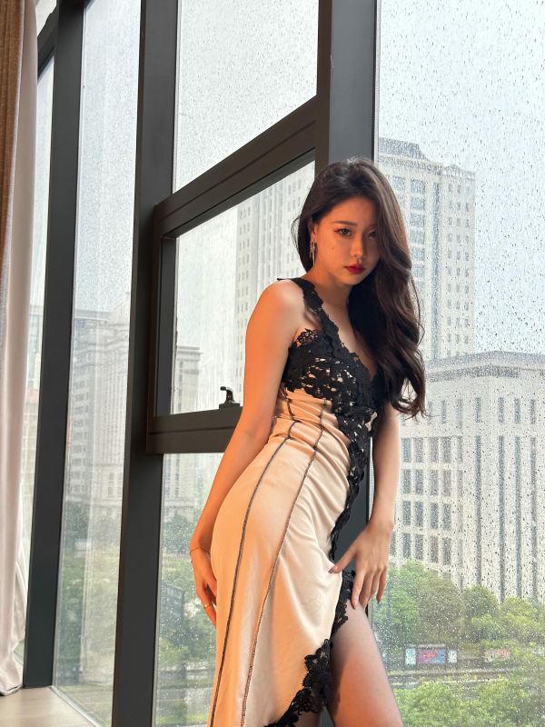 Sia不吃鱼细腰翘臀黑丝