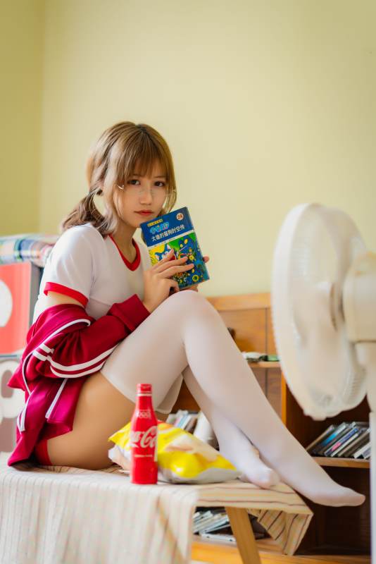 小仓千代w红色体操服